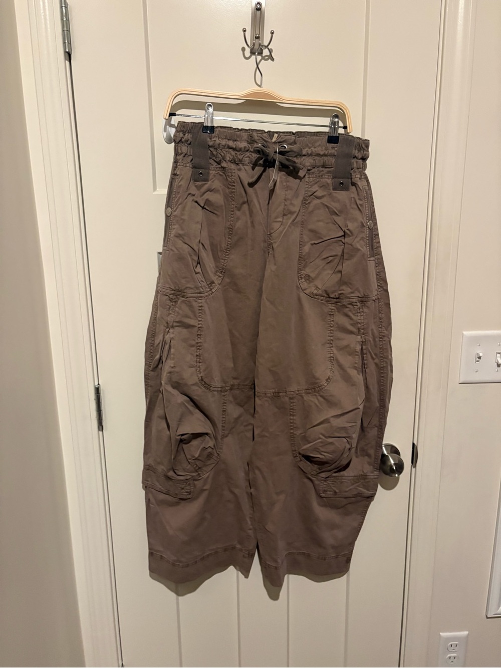 Free People We The Free Onset Pull-On Cargo Pants Small Color: Dusted Cocoa NWT - Picture 4 of 6